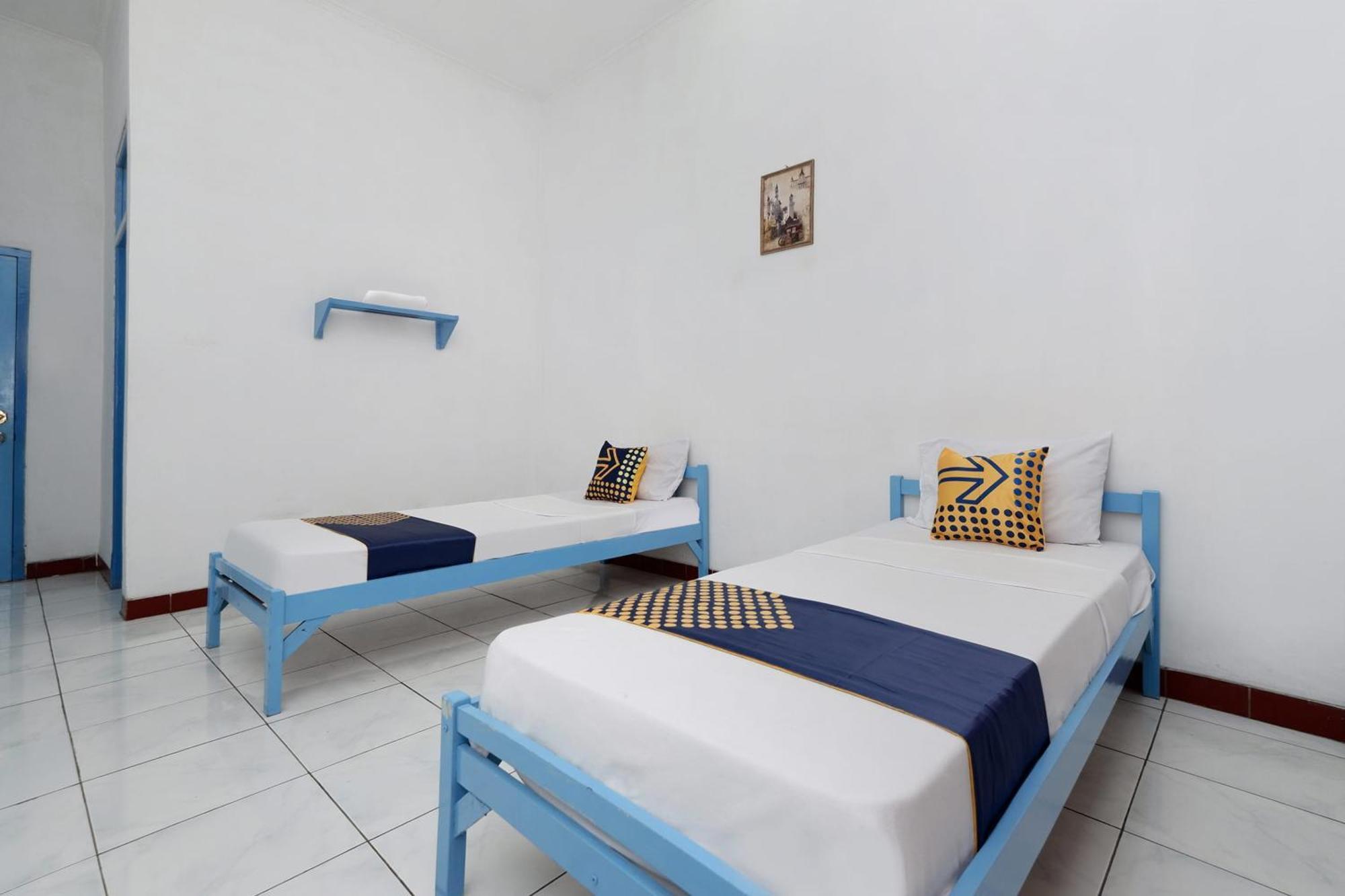 Spot On 2289 Saudara Hotel